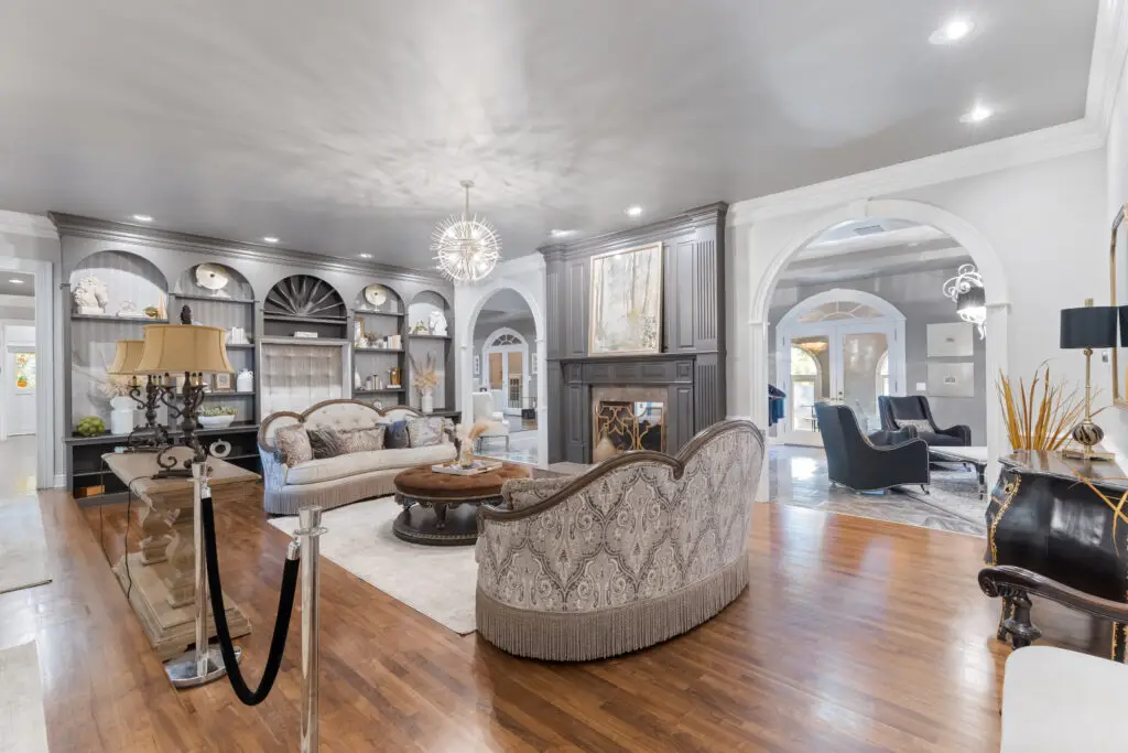 Sitting room at Treemont Mansion