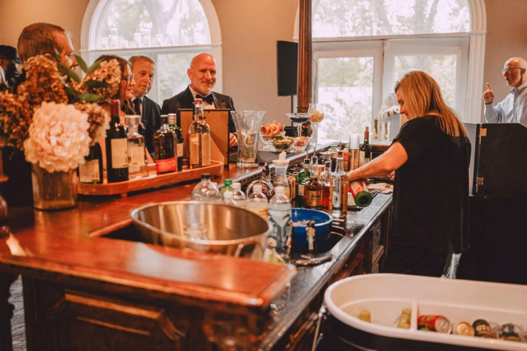 How to Plan a Wedding for Under 100 Guests at a Small Wedding Venue Nashville Mansion
